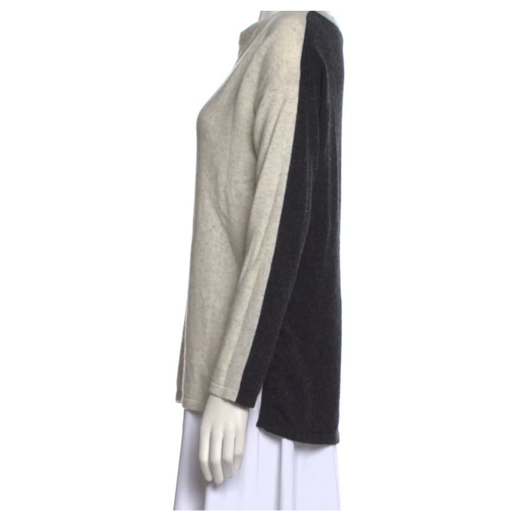 Vince 100% cashmere crew neck cream and black sweater size large